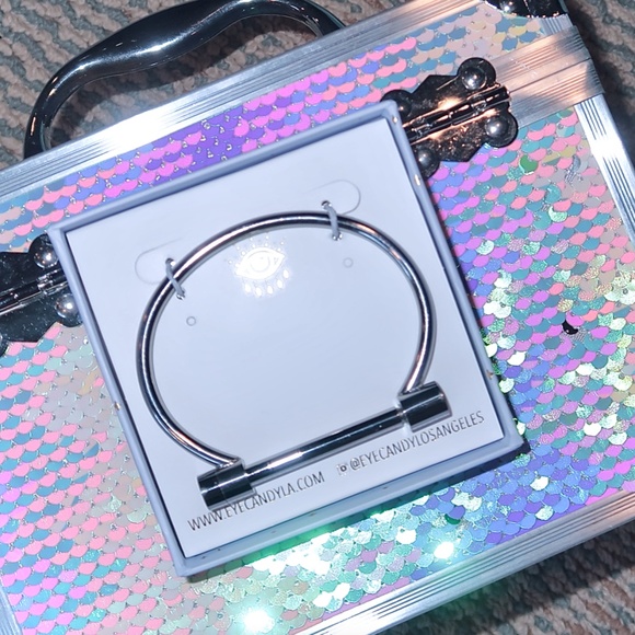 Eye Candy Jewelry Silver Bolt Cuff Bracelet Screws On and Off Straight Bar New - Picture 3 of 5